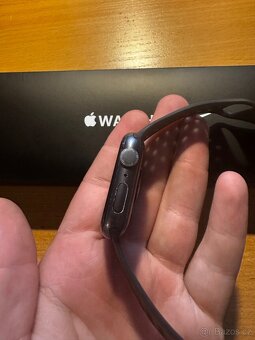 Apple Watch SE - 4