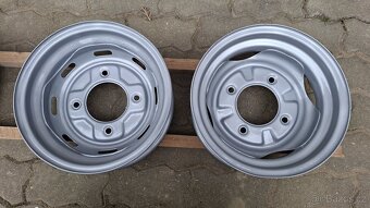 Trabant disky nově nalakované - 4