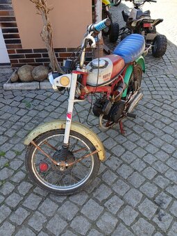 Moped Verhivina 50,pojizdny 5000kc - 4