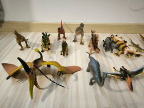 Sada plastových dinosaurů - 4