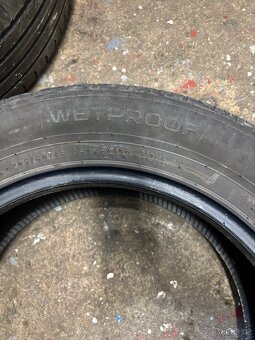 Humy Nokian Wetproof 205/60 R16 - 4