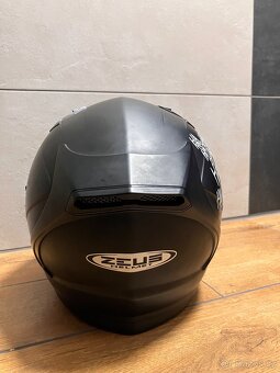 Zeus helma na motorku vel. M - 4