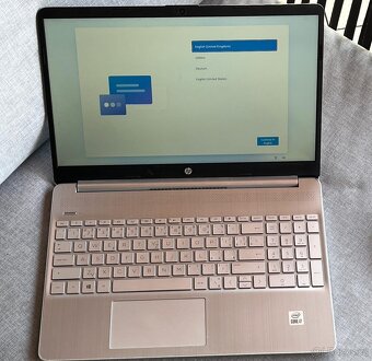HP 15s - Intel Core i7, 16GB RAM, 512 SSD - 4