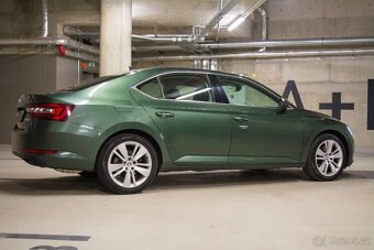 ŠKODA Superb 3 v krásné a jedinečné zelené barvě - 4