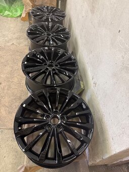 Hlinikova kola superb 3 trinity r19 5x112 černé - 4