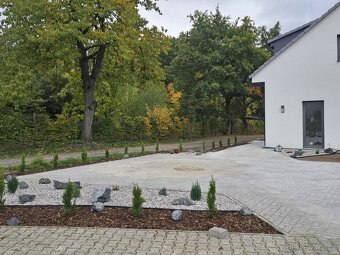 Pronájem rodinného domu 150 m2, 5+kk, pozemek 400 m2, v obci - 4