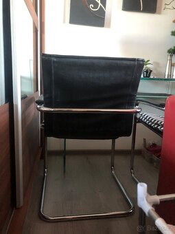 Prodám funkcionalistický stůl a 4 kožená jídelní křesla - 4