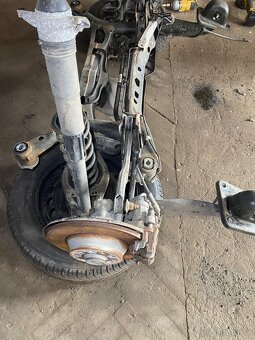 ZADNÍ NÁPRAVA SUPERB III - 4