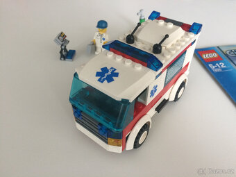 LEGO City 7890 Sanitka - 4