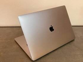 MacBook Pro 15" 2016 i7 / 500GB / 16GB / SG - 4