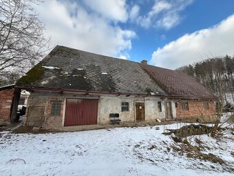 Prodej rodinného domu Pěkov č.p. 20 s výměrou pozemků 2336m2 - 4