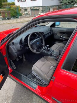 Bmw e36 316i sedan - 4