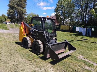 Smykem řízený nakladač JCB Robot 155 - 4