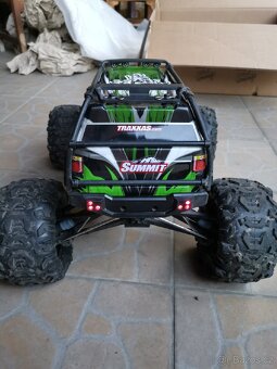 Traxxas summit 1:8 - 4