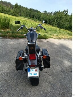 Suzuki Intruder 1400 - 4