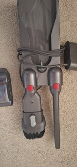 DYSON V15 DETEC ABSOLUTE - 4