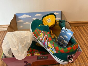 Vans x The Simpsons Moe’s Old Skool - 4