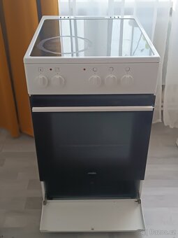 Prodám sklokeramický sporák Mora s horkovzdušnou troubou - 4