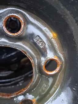 Škoda fabia zimní pneumatiky na.discích 185/55R15 - 4