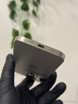 iPhone 15 Pro 256GB - 4