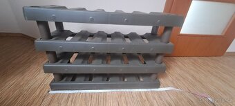 Držák na lahve plastovy - 4