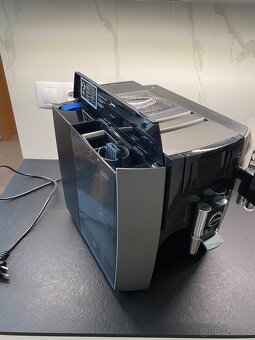 Švýcarský kávovar Jura E8 - 4