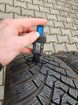 Zimní Falken 205/55/16 - 95% - 4