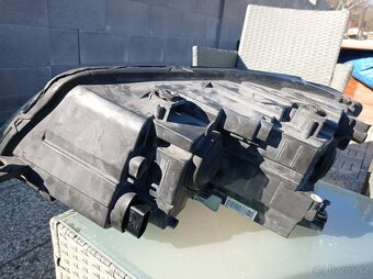 Přední světla touran 1T3 - 4