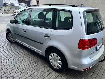 VW Touran 1,6 TDi, 2011 - 4