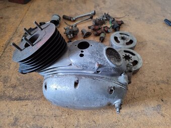 Motor ČZ 150C - 4