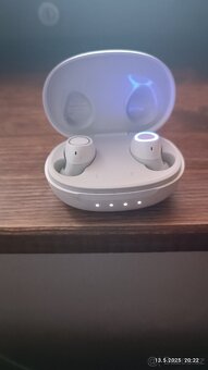 Sluchátka JBL Free ii - 4