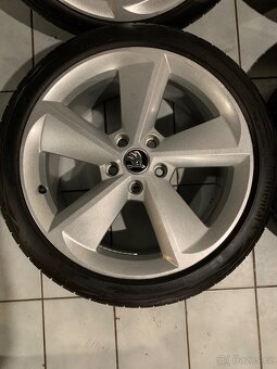Alu kola Škoda R18 5X112 ZÁNOVNÍ LETNÍ PNEU 225/40 R18 GOLUS - 4