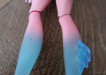 Monster High panenka Lagoona Blue s doplňky - 4