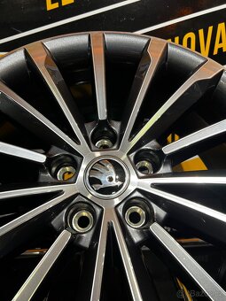 Nová sada Škoda Trinity R18 pro Karoq - 4