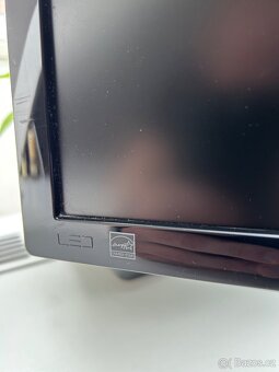 Monitor Samsung S24D300H - 4