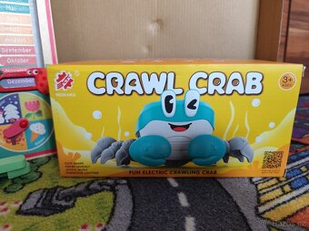 Set hraček - dřevěné hodiny, lezoucí krab a puzzle 10v1 - 4