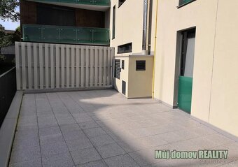 Pronájem bytu 2+kk s velkou terasou /37m2/ a zahradou /70m2/ - 4