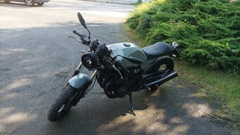 Kawasaki GPZ 750 _ café racer - 4