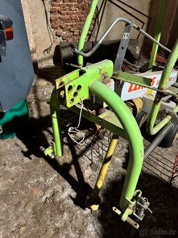 Shrnovač nahrabovač Claas Liner 390 - 4