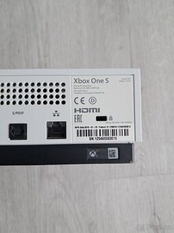 Xbox One S - 4