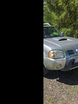 Nissan Navara Double-cab 2,5 tdi - 4
