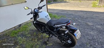 Kawasaki ER6N - 4