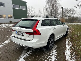 VOLVO V90 cross country s panoramatickou střechou - 4