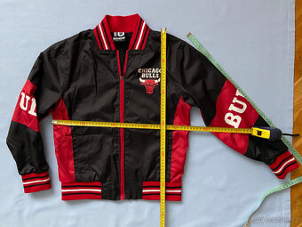 Chlapecká bunda Chicago Bulls, jako nová, na 10-12 let. - 4