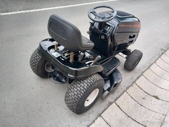 Prodám zahradní traktor MTD 15.5hp - 4