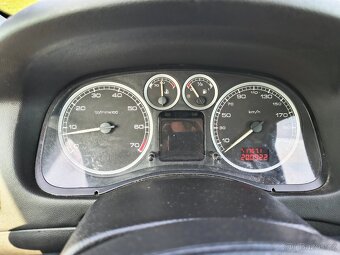 Peugeot 307 1,6i - 4