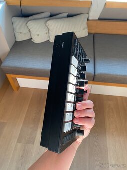 Prodávám Synth: MC-101 Roland - 4