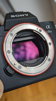 Skvělý Sony Alpha 7 III včetně zoom objektivu FE 24-105 mm F - 4