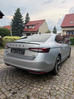 Škoda Superb 4 2.0 TSI 195kW 4x4 7/2025 najeto 440km - 4
