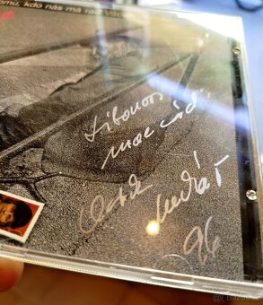 CD VÁCLAV NECKÁŘ + BACILY - TOMU, KDO NÁS MÁ RÁD (autogram) - 4